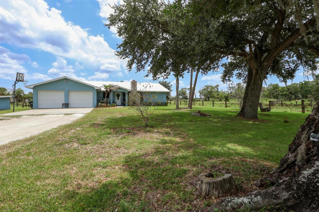 860 NW 141st Street, Okeechobee, Florida 34972, USA
