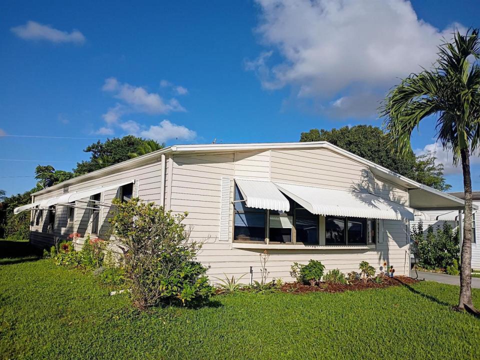 3353 Lake Overlook Place, Lantana, Florida 33462, USA
