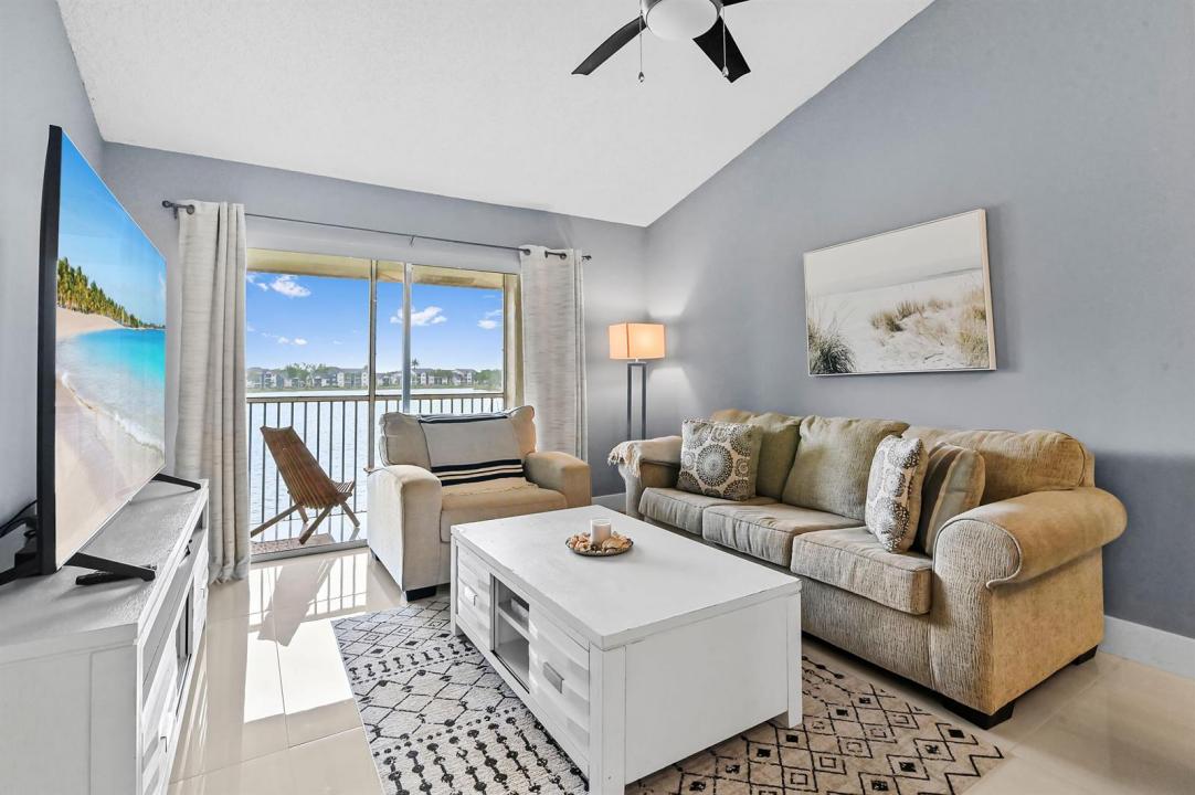 5530 Lakeside Drive 203, Margate, Floride 33063, États-Unis