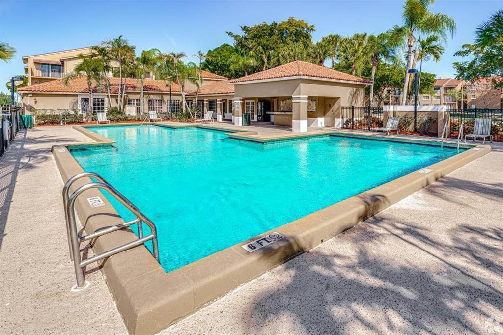1068 N Benoist Farms Road 302, West Palm Beach, Flórida 33411, Estados Unidos