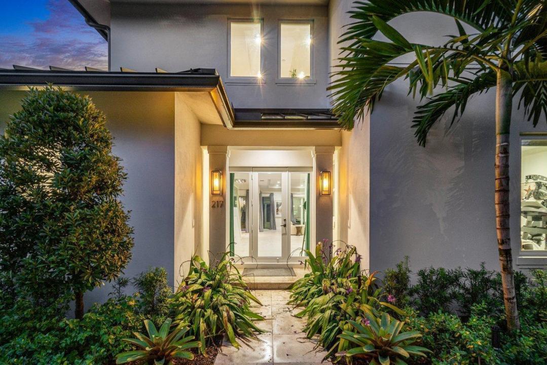 217 Gulfstream Boulevard, Boynton Beach, Florida 33435