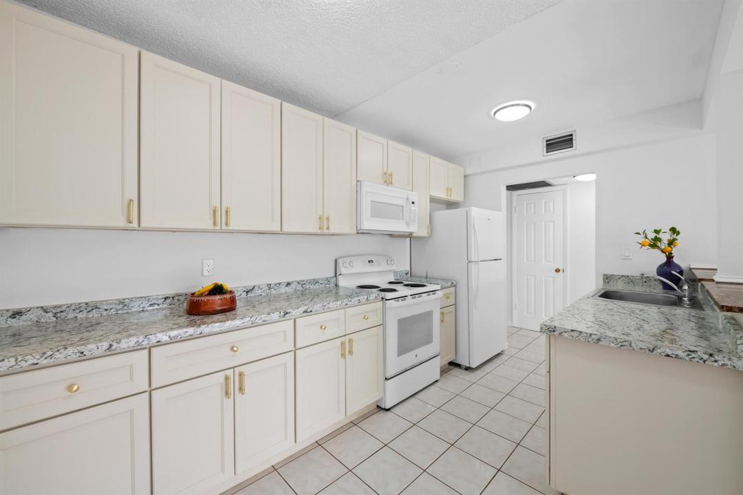 5190 E Sabal Palm Boulevard 209, Tamarac, Floride 33319, États-Unis