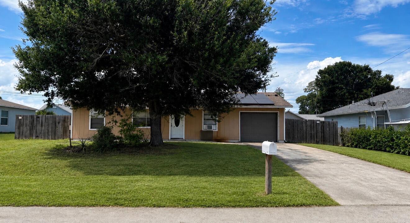 1271 SW Porter Road, Port St. Lucie, Florida 34953, USA