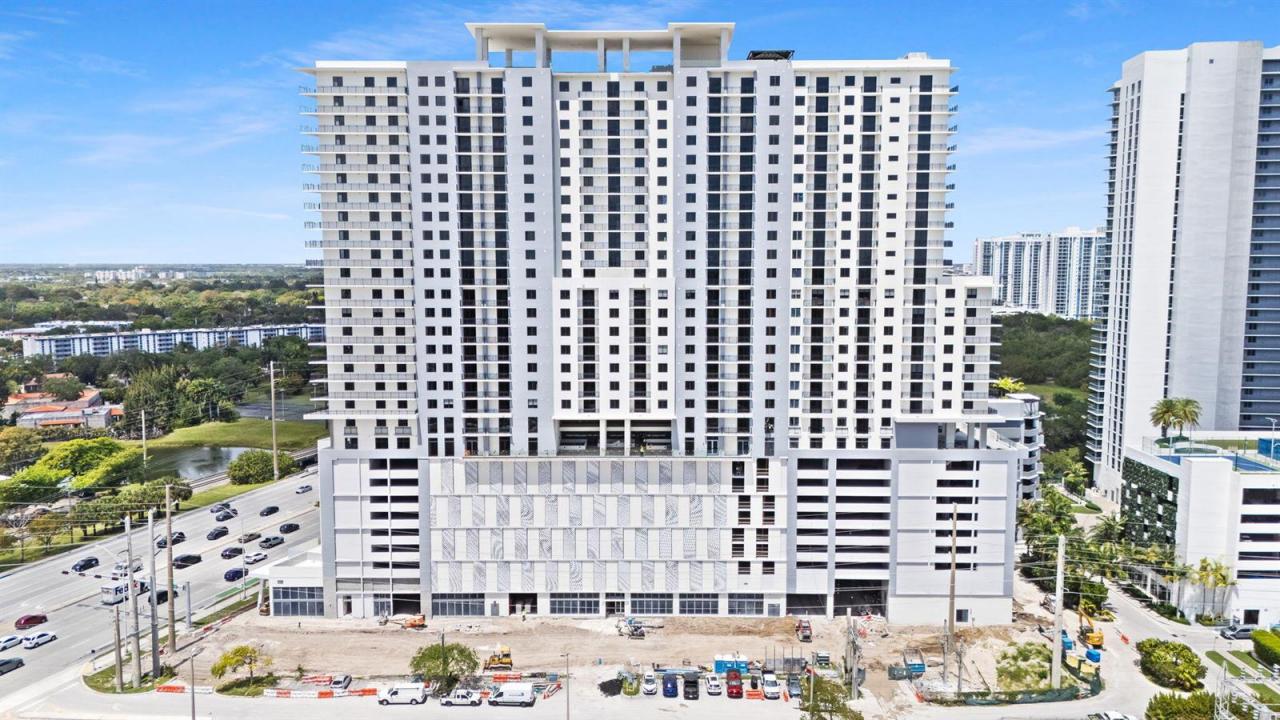 16375 Biscayne Boulevard, North Miami Beach, Floride 33160, États-Unis
