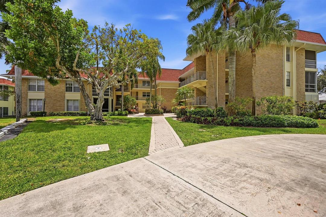 5570 Tamberlane Circle 229, Palm Beach Gardens, Floride 33418, États-Unis