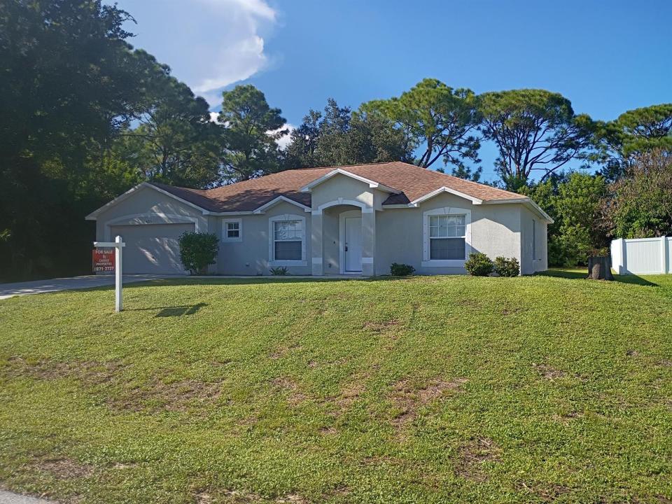 1271 Windingdale SE Street, Palm Bay, Floride 32909, États-Unis