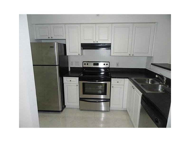 12166 Saint Andrews Place 111, Miramar, Floride 33025, États-Unis
