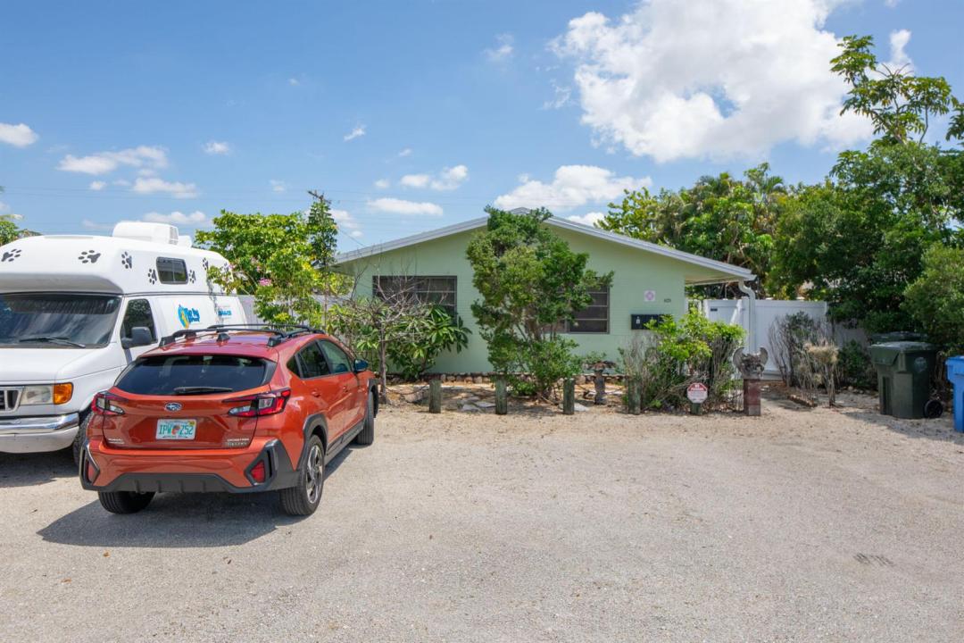 805 NE 40th Street 1-3, Oakland Park, Floride 33334, États-Unis