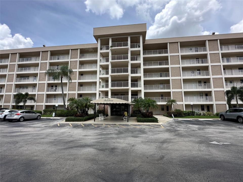 2651 S Course Drive 503, Pompano Beach, Florida 33069, USA