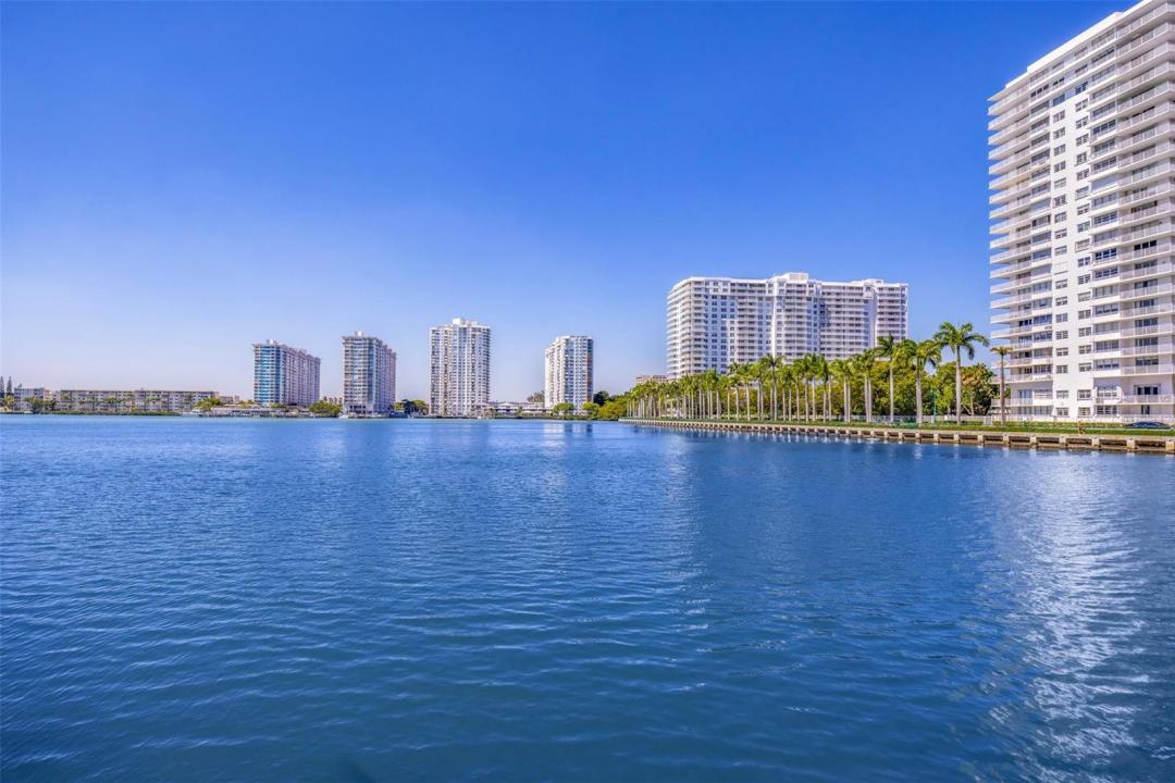 18181 NE 31st Court 804, Aventura, Флорида 33160, Соединенные Штаты