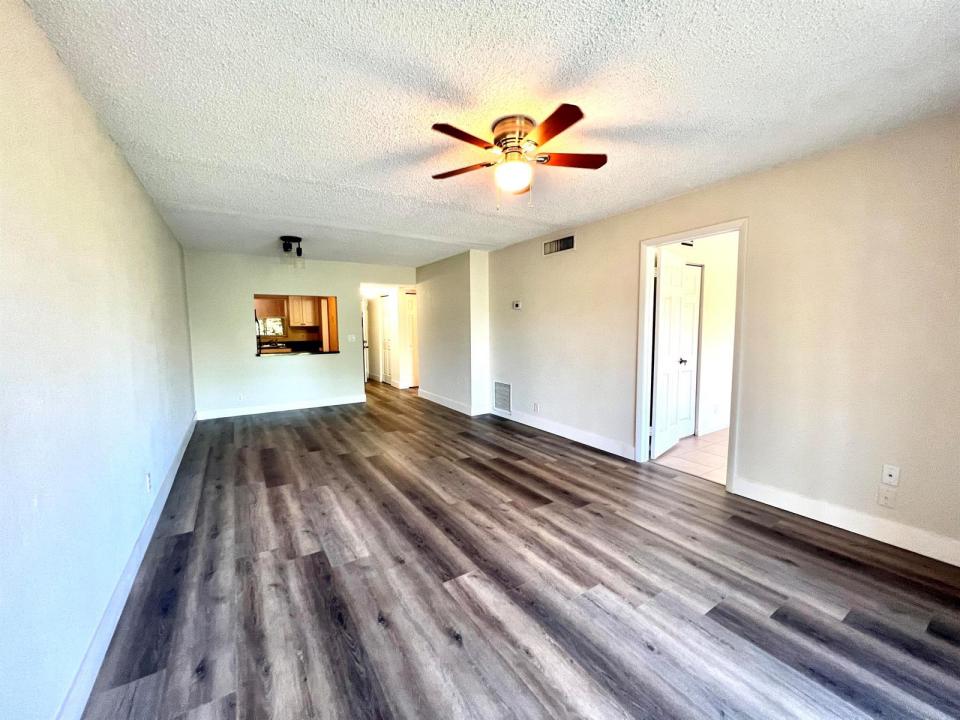120 Sparrow Drive Apt 302, Royal Palm Beach, Floride 33411, États-Unis