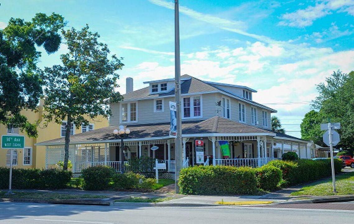 1443 19th Place, Vero Beach, Florida 32960, USA