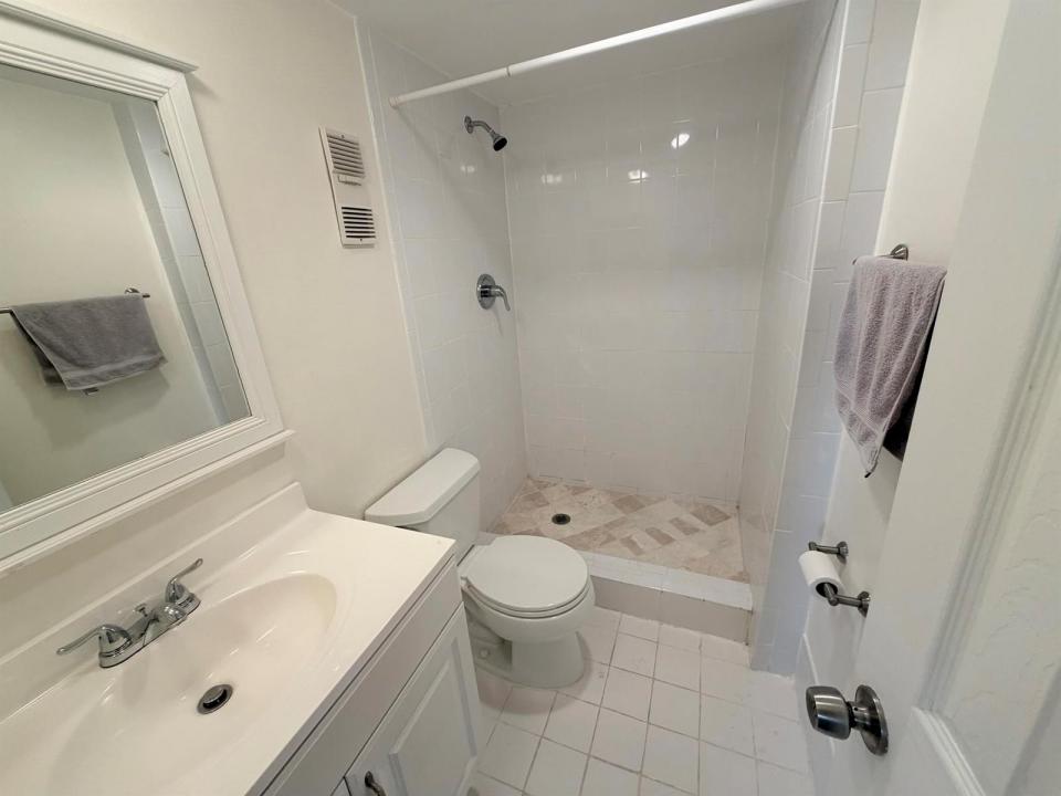 9230 Lagoon Place 110, Davie, Floride 33324, États-Unis