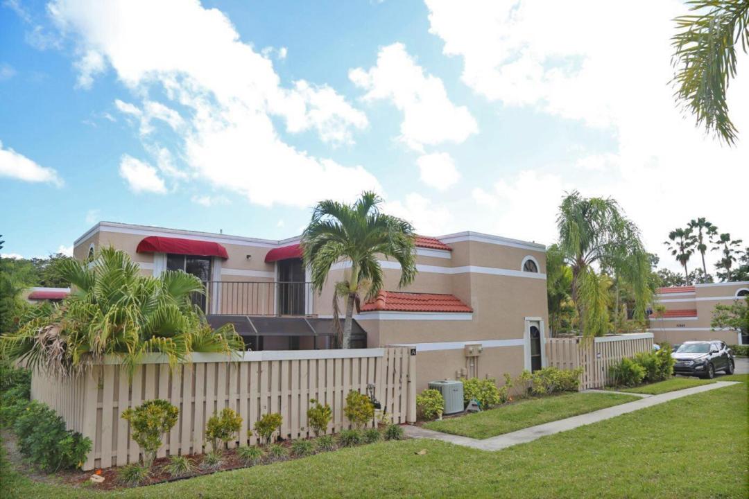 3935 Village Drive A, Delray Beach, Florida 33445, USA