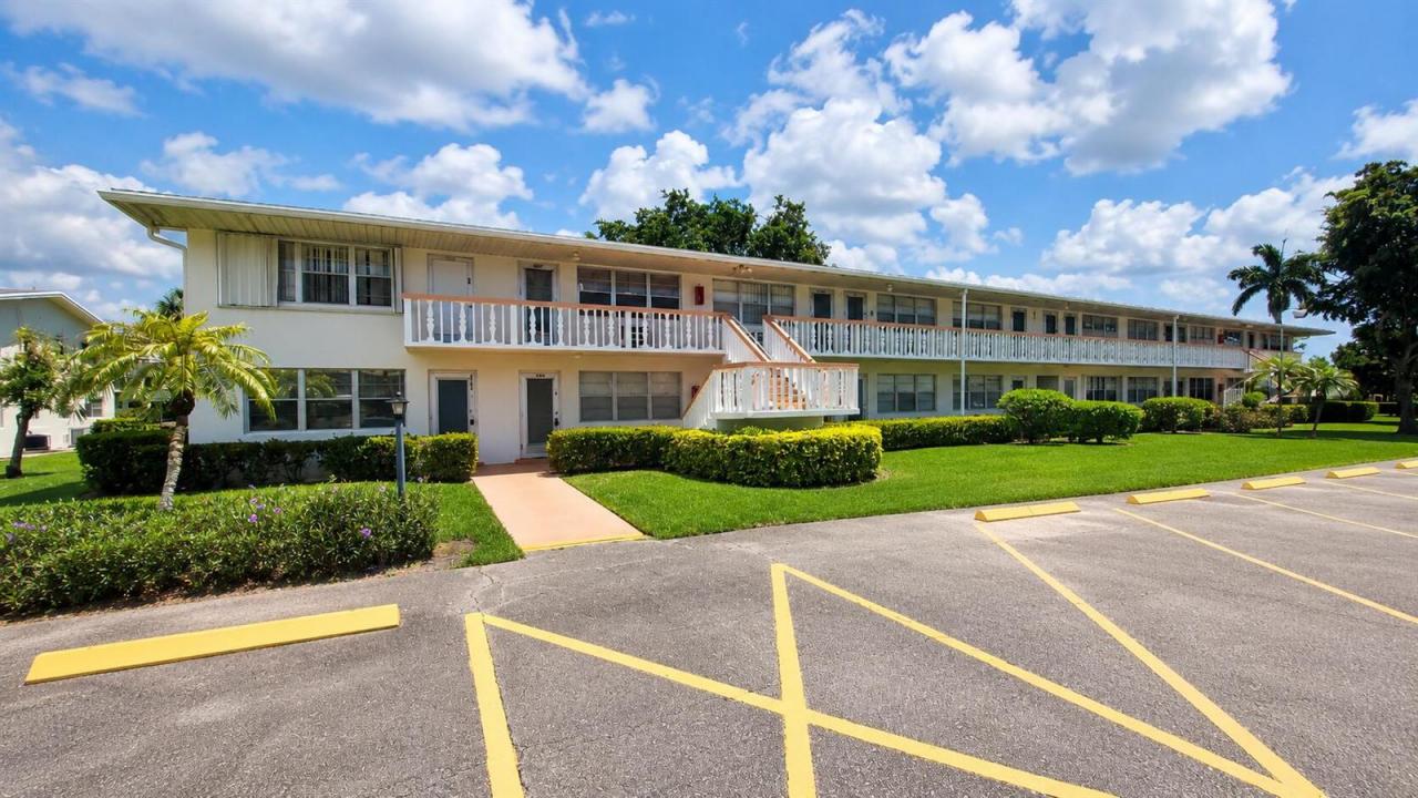 338 Camden O, West Palm Beach, Florida 33417, USA