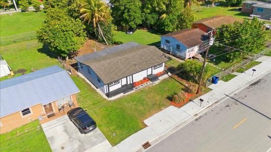 270 SW 10th Avenue 1, South Bay, Floride 33493, États-Unis