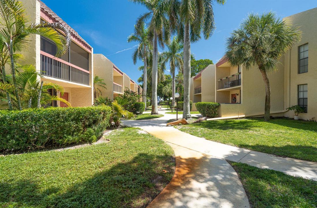 769 SE 1st Way 85, Deerfield Beach, Florida 33441, USA