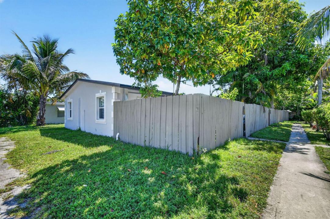 3382 Rudolf Road, Lake Worth, Florida 33461, USA