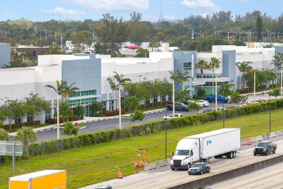 475 N Cleary Road 2, West Palm Beach, Florida 33413, USA