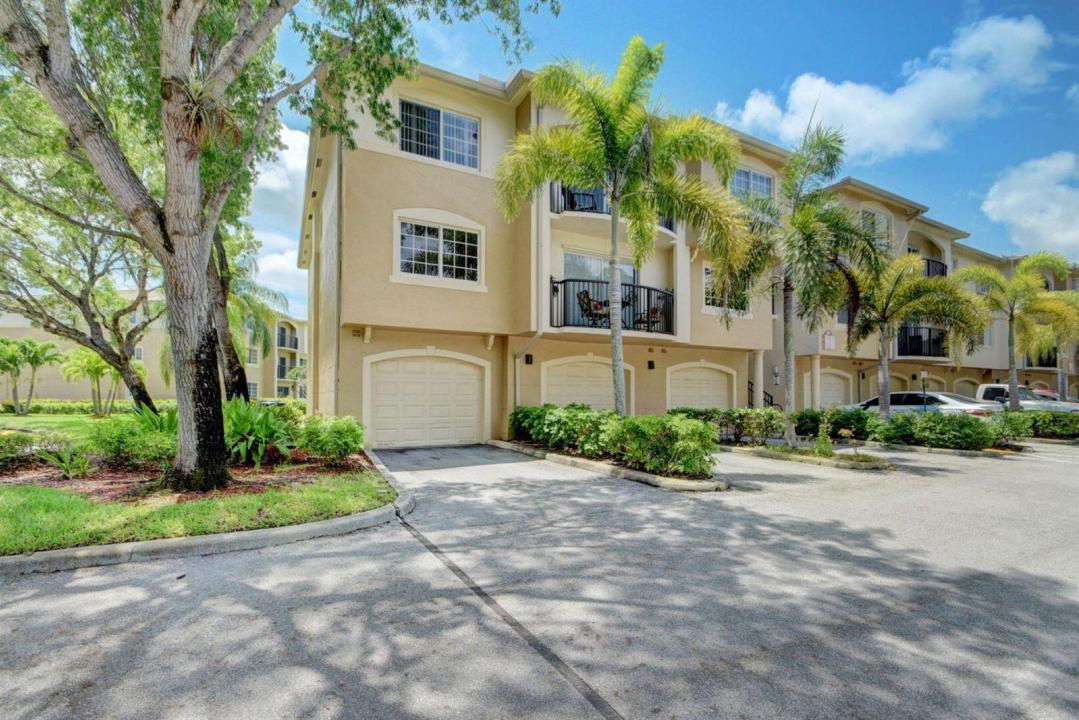 300 Crestwood N Court 307, Royal Palm Beach, Florida 33411, Amerika Birleşik Devletleri