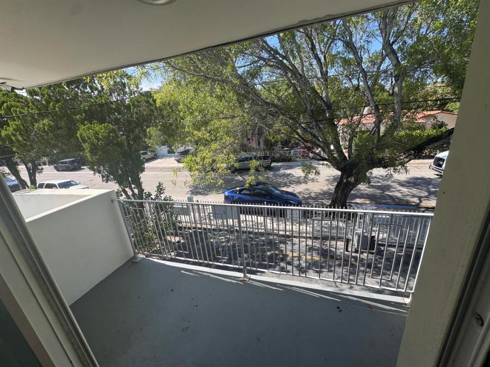 570 NE 64th Street Unit 4, Miami, Floride 33138, États-Unis