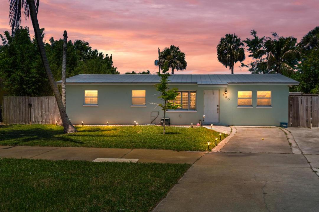 520 SE Dolphin Drive, Stuart, Florida 34996, USA
