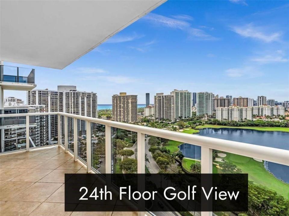 3675 N Country Club Drive 2405, Aventura, Florida 33180, USA