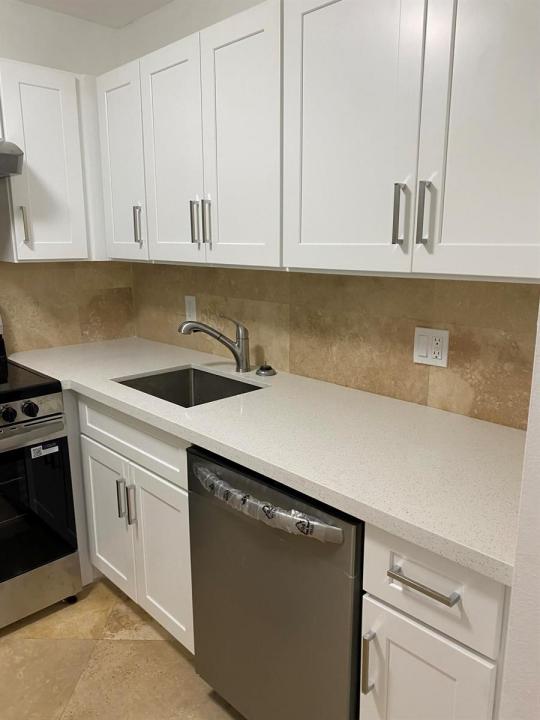 2840 Somerset Drive 105 M, Lauderdale Lakes, Floride 33311, États-Unis