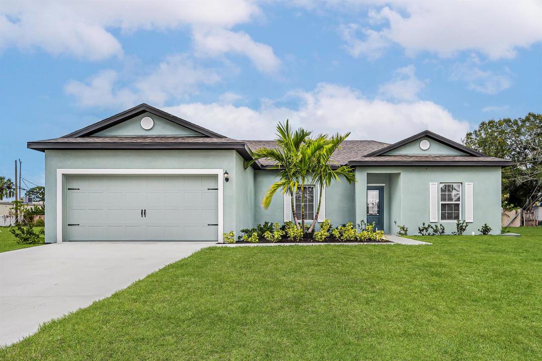 1613 SE Grapeland Avenue, Port St. Lucie, Floryda 34952, USA