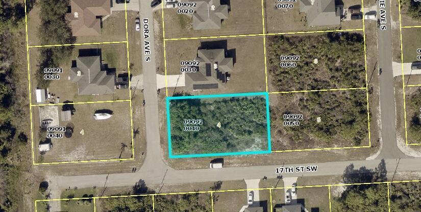 1607 Dora S Avenue, Lehigh Acres, Floride 33976, États-Unis