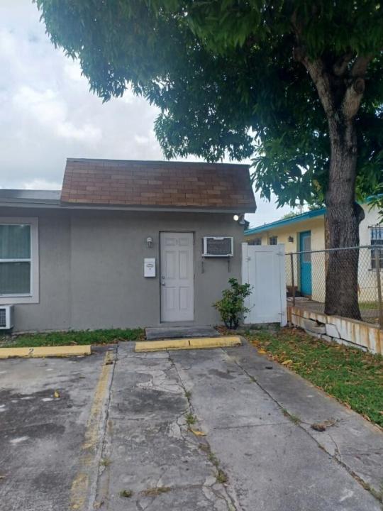 24 SW 13th Street 1-5, Dania Beach, Floride 33004, États-Unis
