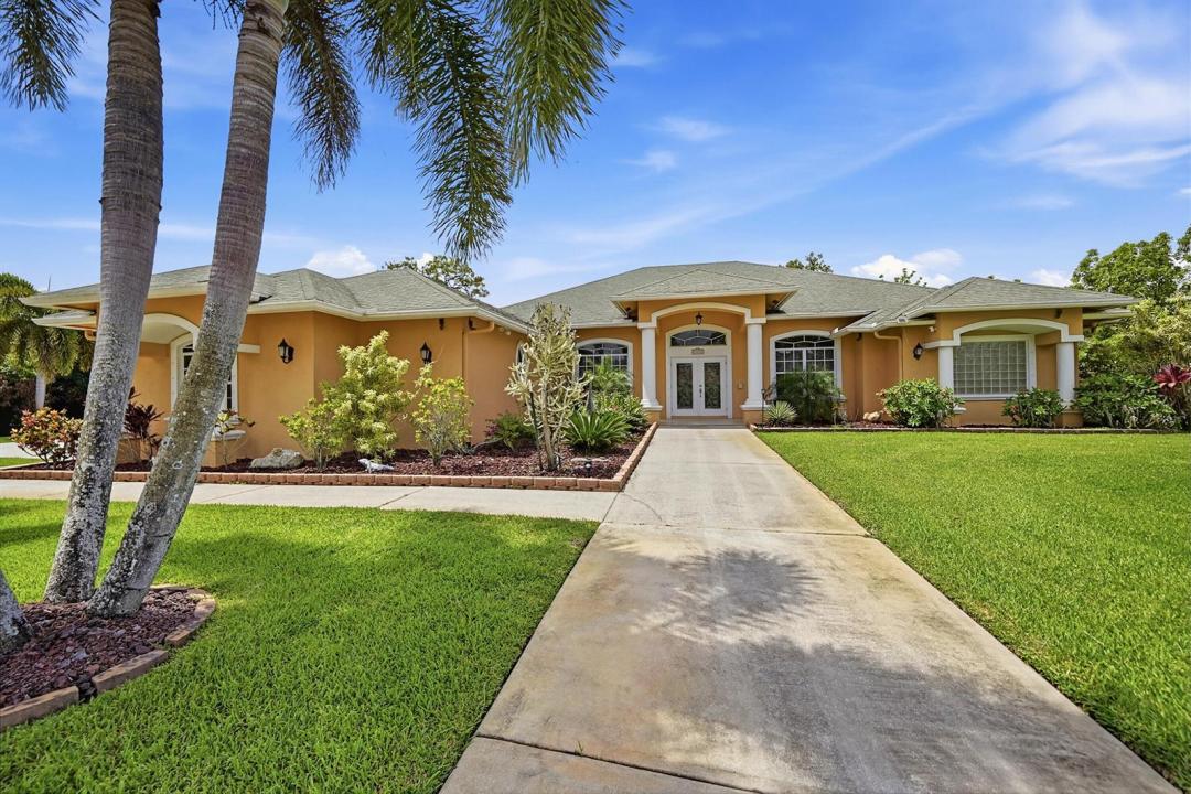 14310 N 85th Rd N Road, Florida 33470, USA