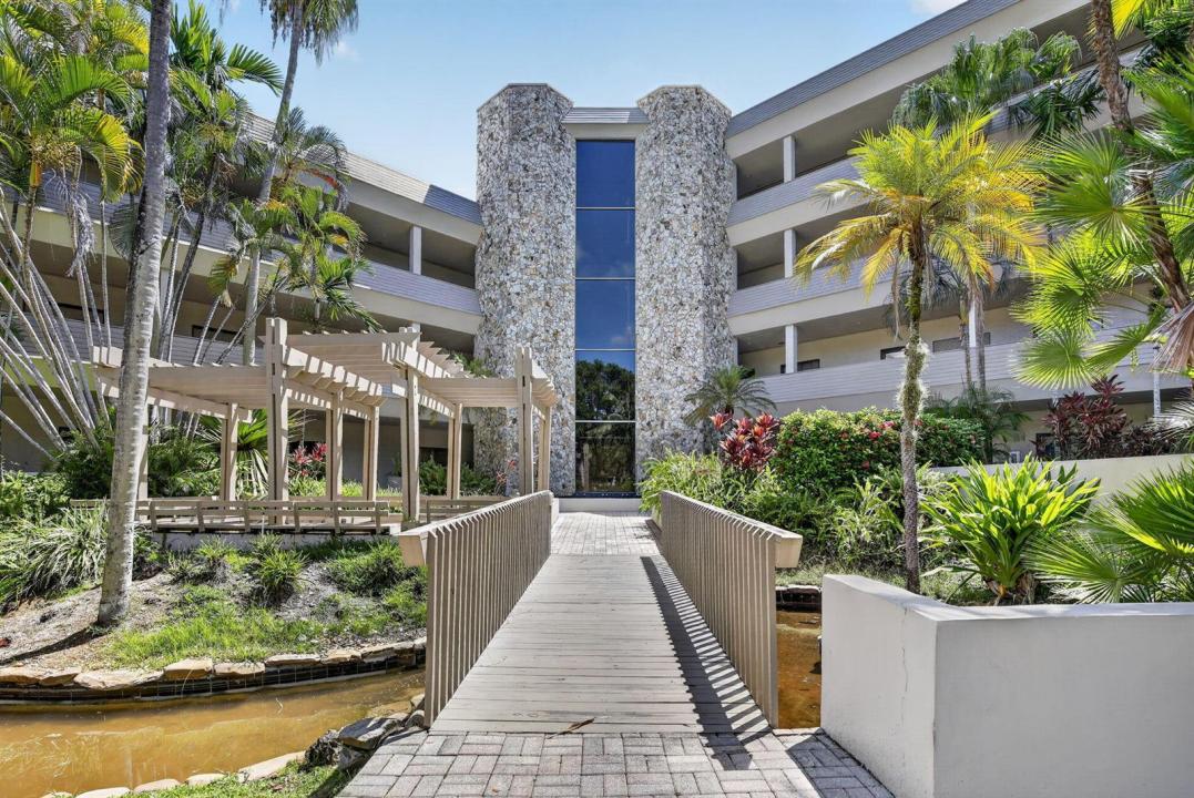 2699 Stirling Road C202, Hollywood, Floride 33312, États-Unis