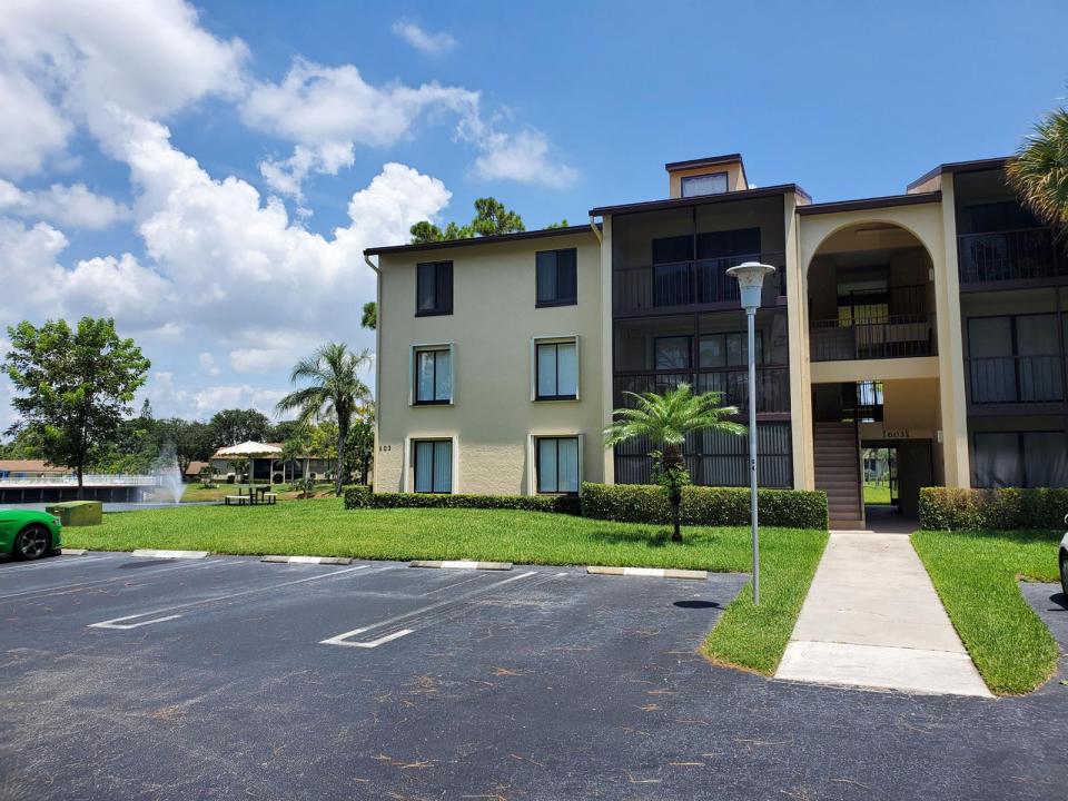 603 Sea Pine Way B2, Florida 33415, USA