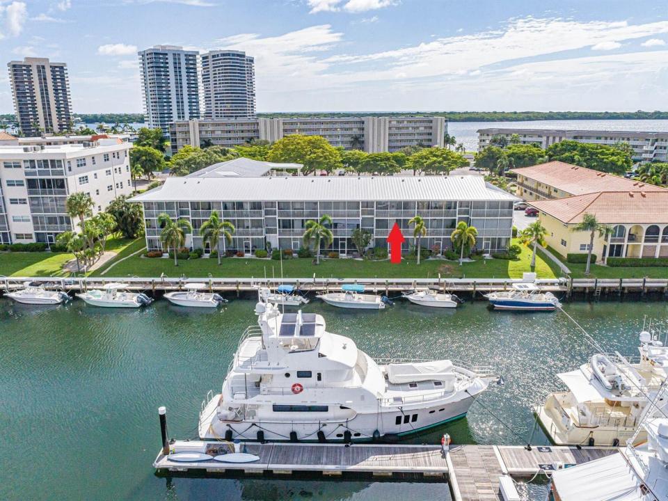 37 Yacht Club Drive 310, North Palm Beach, פלורידה 33408, ארצות הברית של אמריקה
