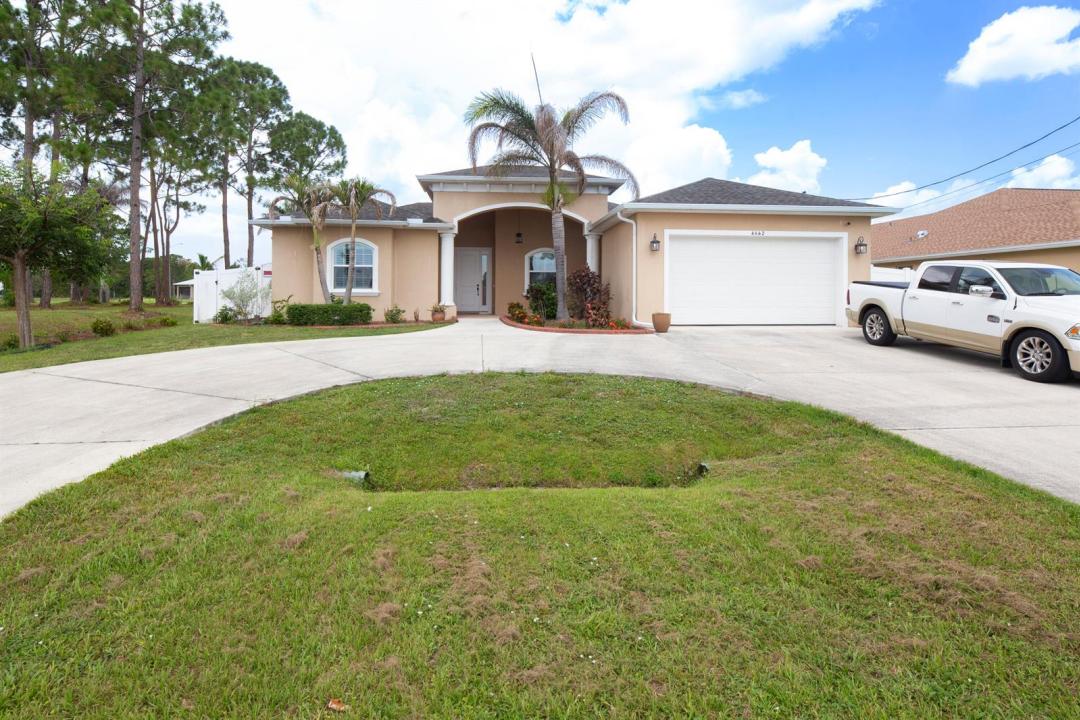 6462 NW Colgate Street, Port St. Lucie, Floride 34986, États-Unis