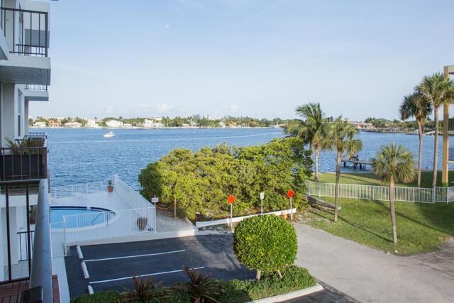 301 Croton Avenue 303, Lantana, Floride 33462, États-Unis