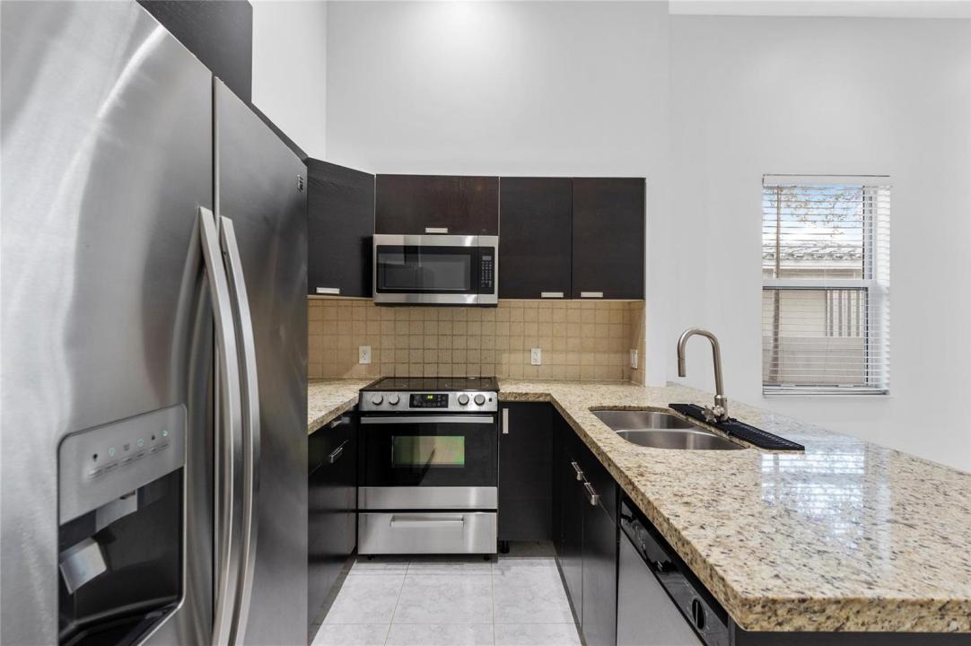 316 SW 16th Street B, Fort Lauderdale, פלורידה 33315, ארצות הברית של אמריקה
