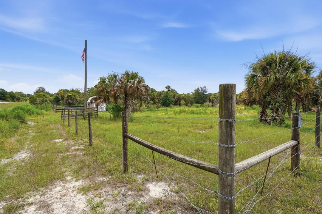 19998 NW 270th Street, Okeechobee, Florida 34972, USA