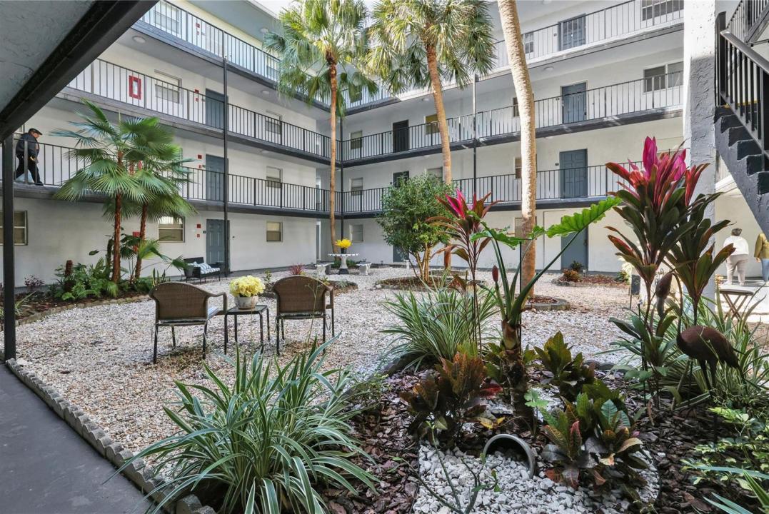 2800 Somerset Drive 418j, Lauderdale Lakes, Floride 33311, États-Unis