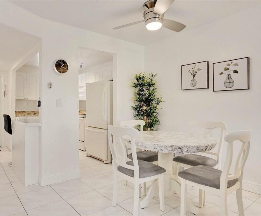2801 N Pine Island Road 204, Sunrise, Florida 33322, Stati Uniti