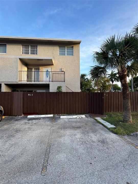 15690 SW 82nd Circle Lane 9-12, Miami, Floride 33193, États-Unis