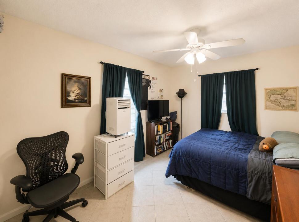 882 SE Walters Terrace, Port St. Lucie, Floride 34983, États-Unis
