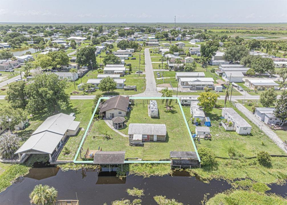 1040 Lissie Lane, Okeechobee, Florida 34974, USA