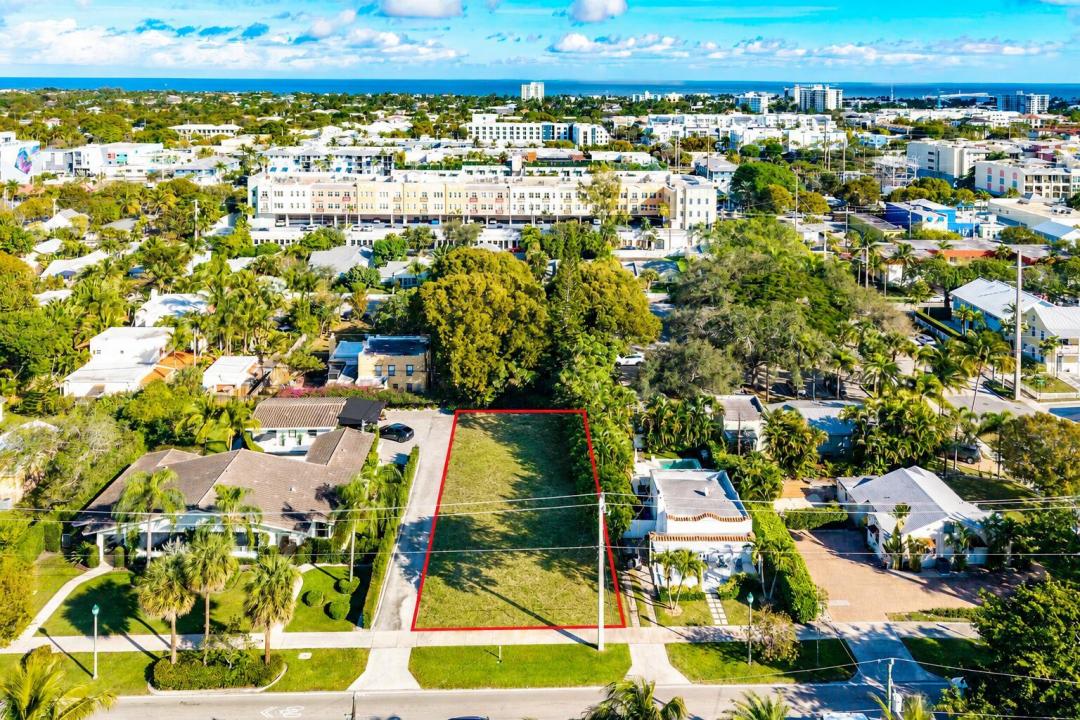 215 N Swinton Avenue, Delray Beach, Florida 33444