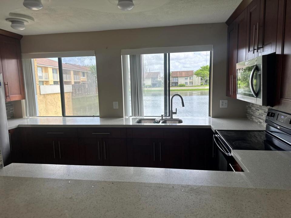 410 NW 214th Street 105, Miami Gardens, Florida 33169, Stati Uniti