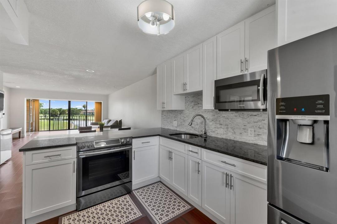 4489 Luxemburg Court 306, Lake Worth, Florida 33467, USA