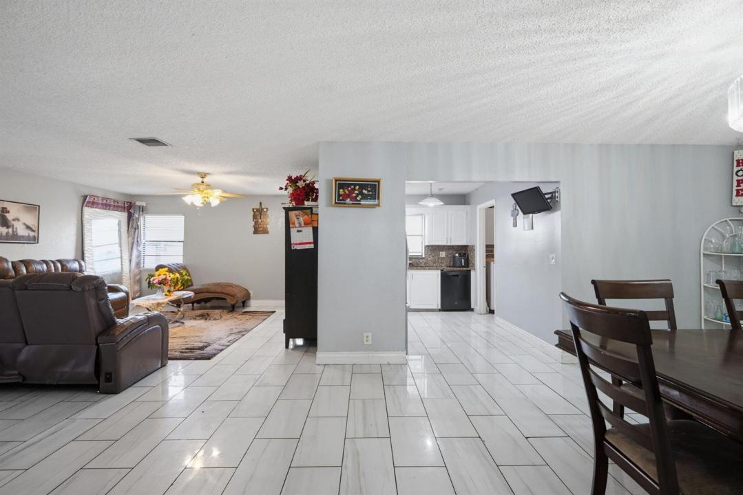1301 SW 75th Avenue, North Lauderdale, Floride 33068, États-Unis