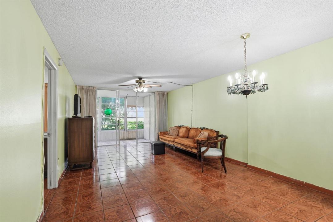 3000 NW 48th Terrace 130, Lauderdale Lakes, Florida 33313, Stati Uniti