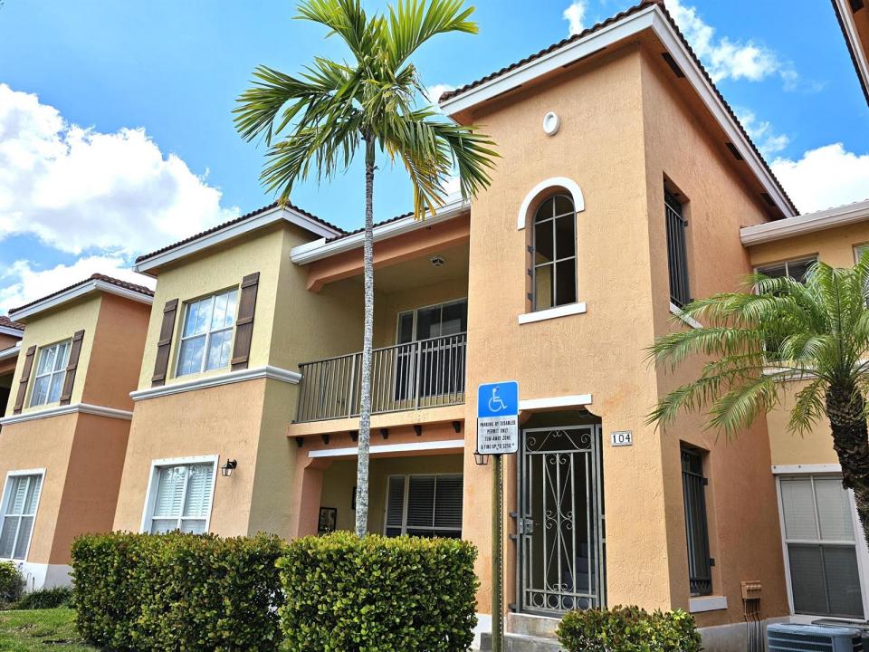 3569 Forest Hill Boulevard 104, Palm Springs, Florida 33406, Stati Uniti